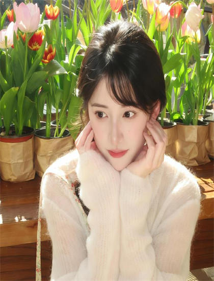 一个人在线观看免费中文www_美女房间视频